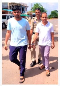 रेत चोर ओमू और रविकांत किया हुई गिरफ़्तारी 